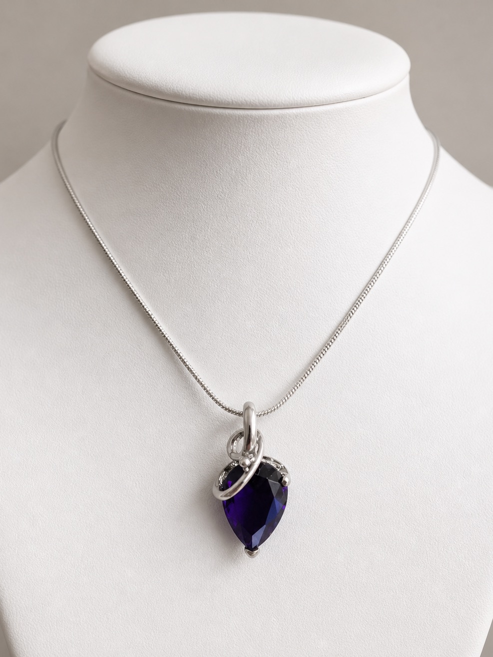 Purple Teardrop Crystal Pendant Necklace Silver Tone Minimal Elegant Nwot